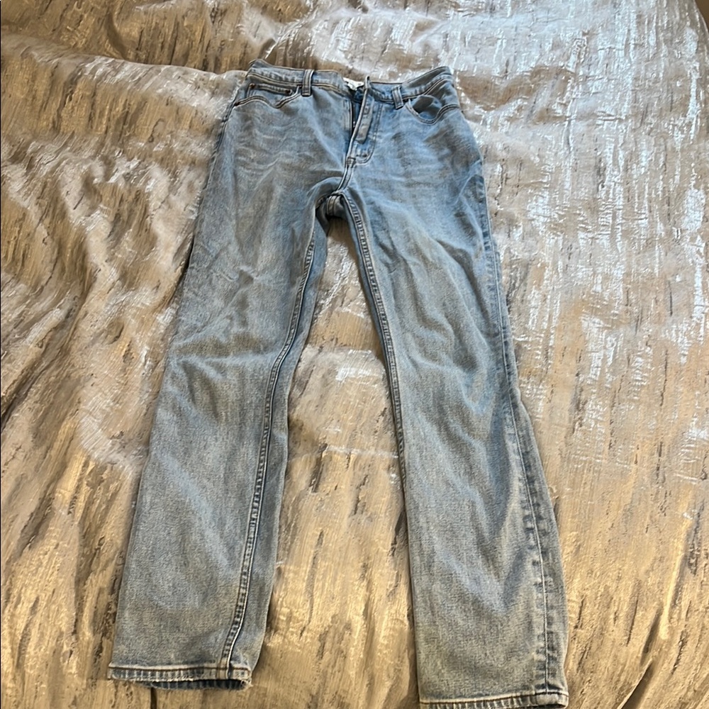Abercrombie and fitch 90’s slim straight ultra high rise jeans light wash size 0